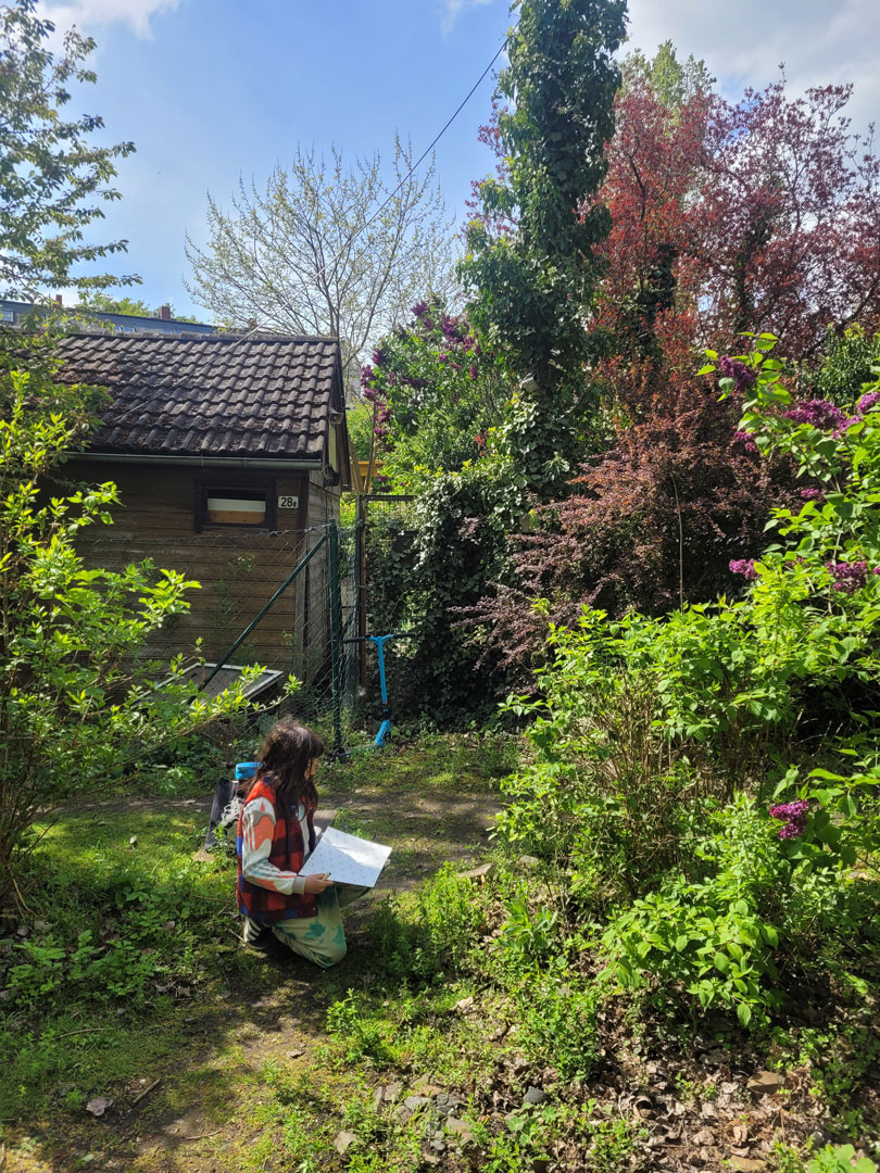 Sketching along the pathways of the Potsdamer Güterbahnhof allotment garden